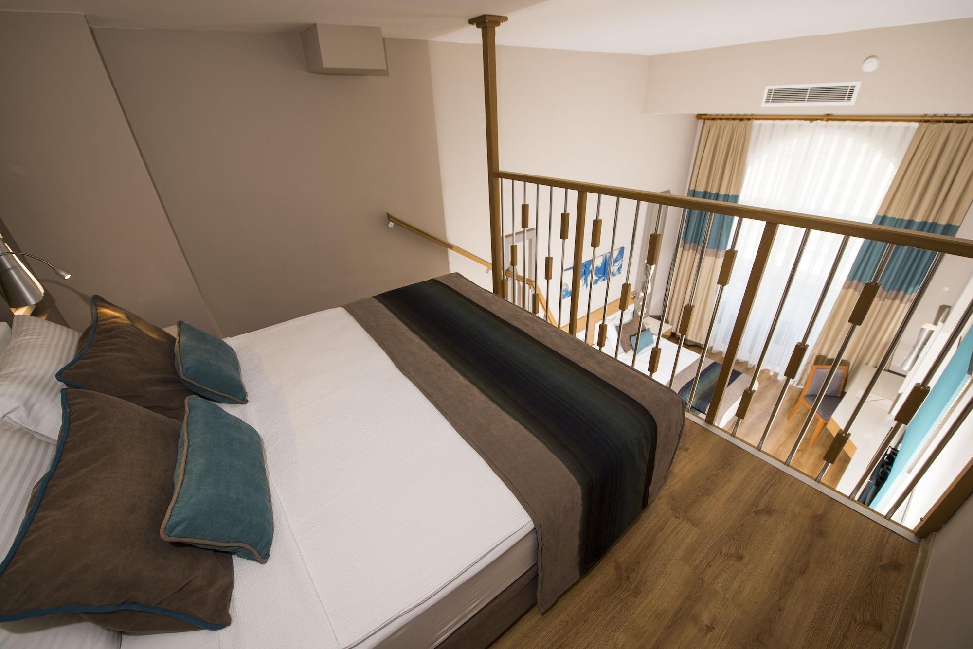 Palm World Side Resort & Spa Екстериор снимка