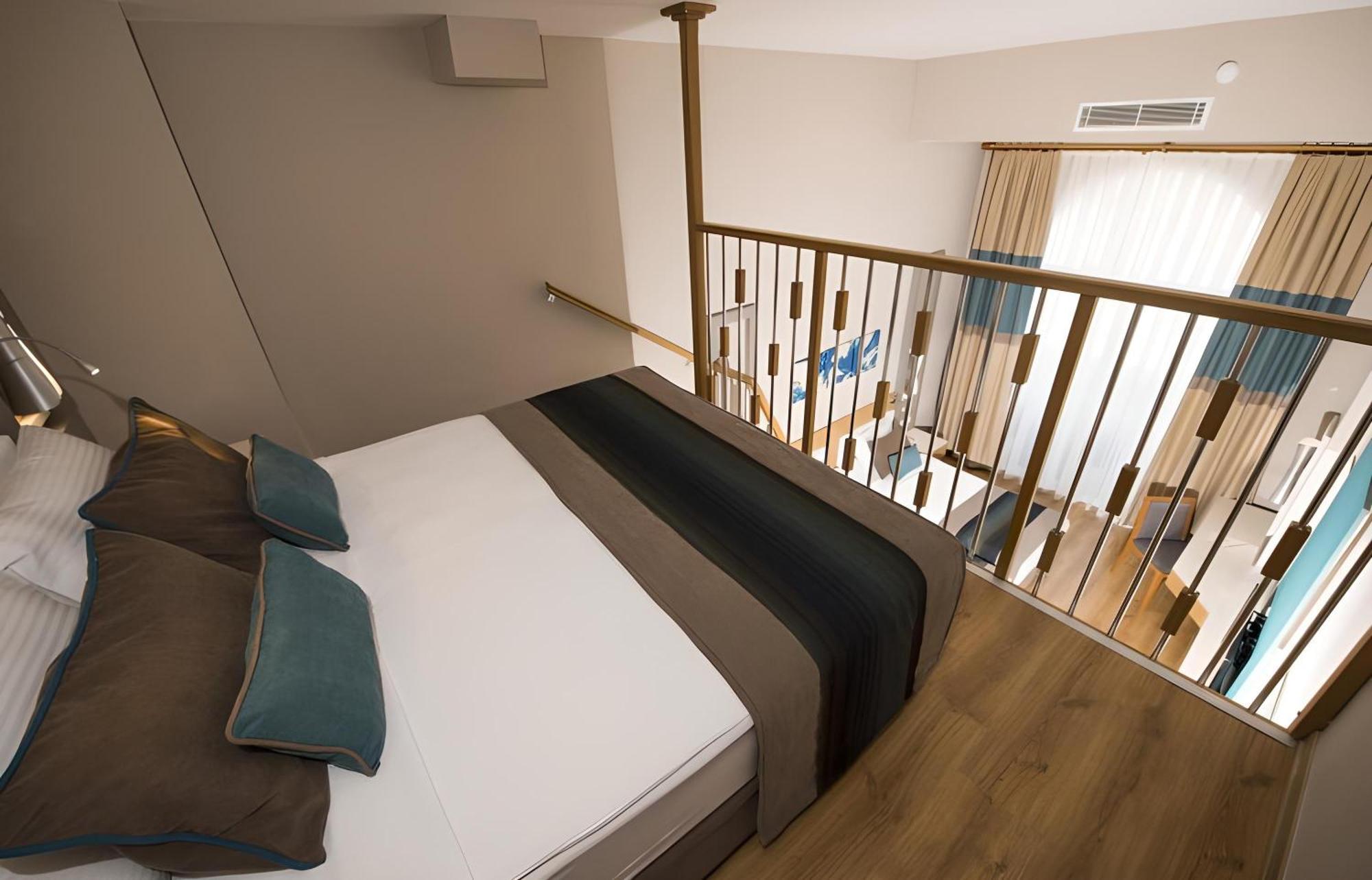 Palm World Side Resort & Spa Екстериор снимка