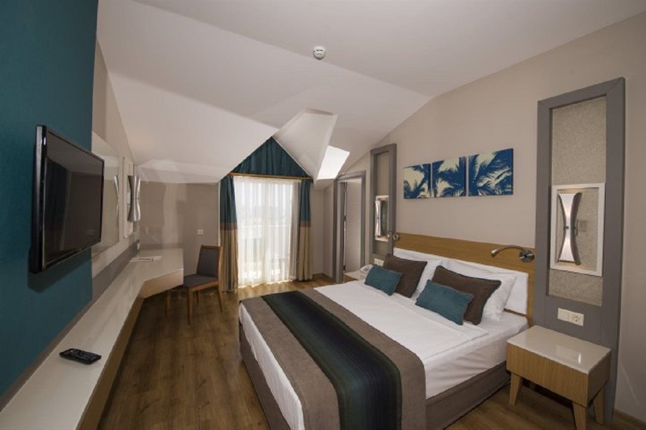 Palm World Side Resort & Spa Екстериор снимка