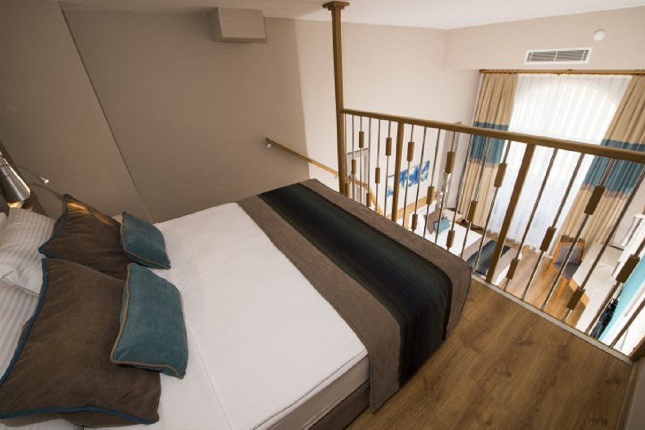 Palm World Side Resort & Spa Екстериор снимка